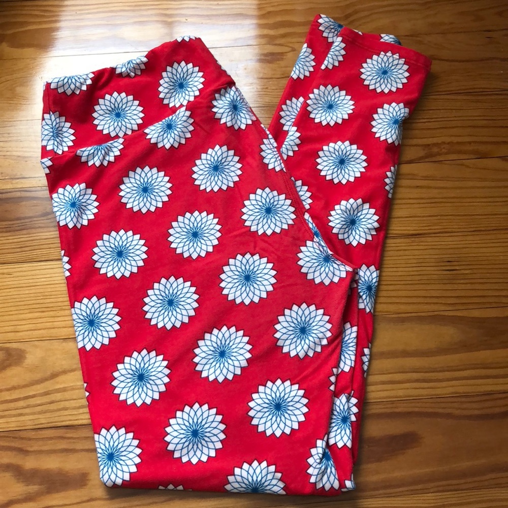 Lularoe red white and blue leggings 🇺🇸🇺🇸🇺🇸